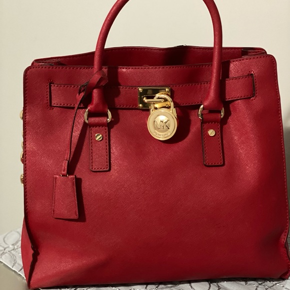 Michael Kors Hamilton large Saffiano Leather lock and key red bag - Picture 3 of 9